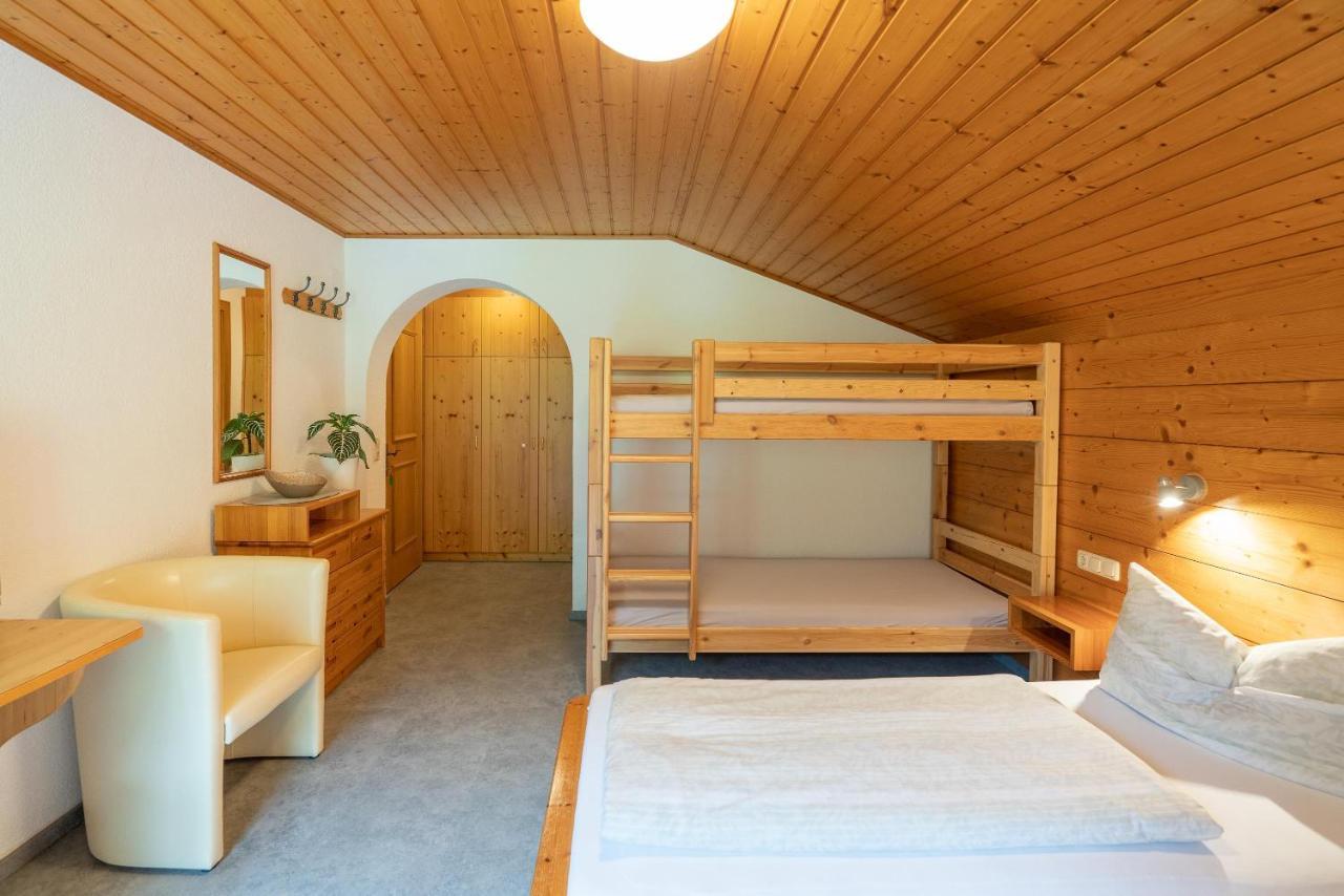 Gaestehaus Fitsch - Ferienwohnung In Silbertal Exterior foto